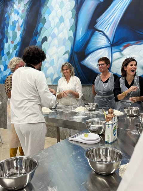 Pizza-Making Workshop by night with glass of wine - Neapolitan pizza by night in Naples’ UNESCO center: the point of the experience