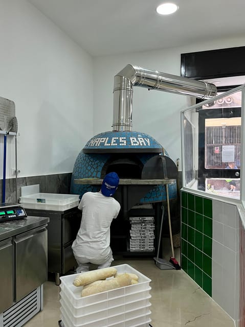 Pizza-Making Workshop by night with glass of wine - Dough-making with a chef: the texture lesson you’ll actually use