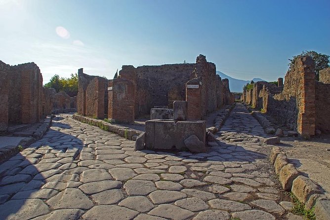 POMPEI IN & OUT - 3 hours relaxed private tour - Your Blue Badge guide: clarity, attention, and real Q&A