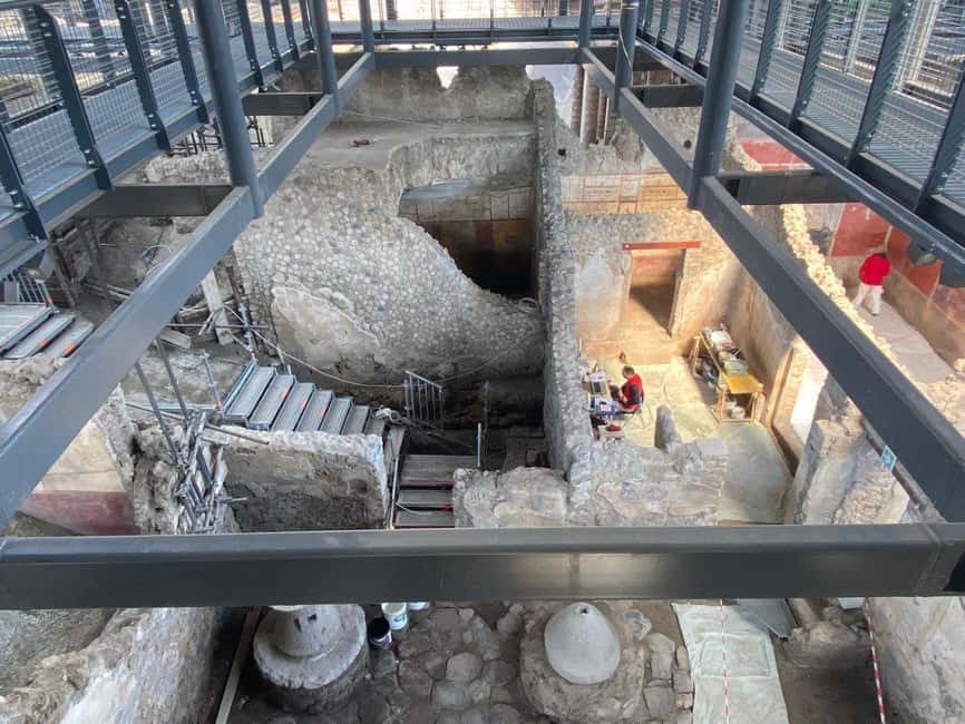 Pompei: New Discoveries, An Exclusive Archaeological Tour - Porta Marina Superiore: the best way to start Pompeii