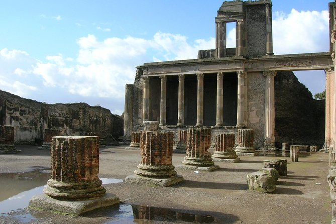 Pompeii: 2H Family friendly Tour with an Archeologist Guide - Family-friendly engagement: what worked for real kids
