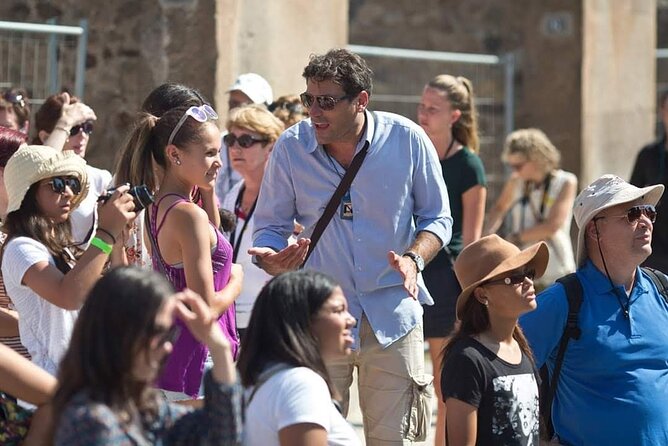 Pompeii 3 Hours Walking Tour Led by an Archaeologist - Where you meet and how you get started