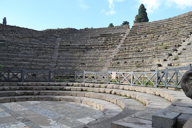 Pompeii 3 Hours Walking Tour Led by an Archaeologist - The Foro square: where Pompeii’s main civic rhythm played out