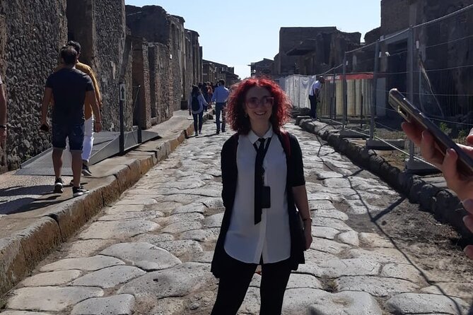 Pompeii 360° - 4-hour tour with an expert Guide in archaeology - The smart flow: first stops that set the Pompeii story