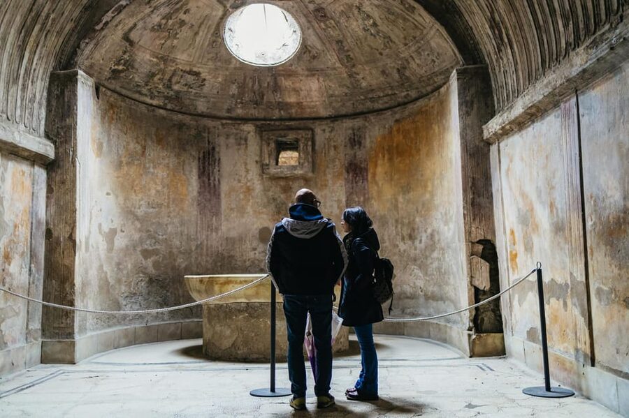 Pompeii: Afternoon to Sunset Guided Tour with Ticket - Getting oriented fast in Pompeii’s ancient streets