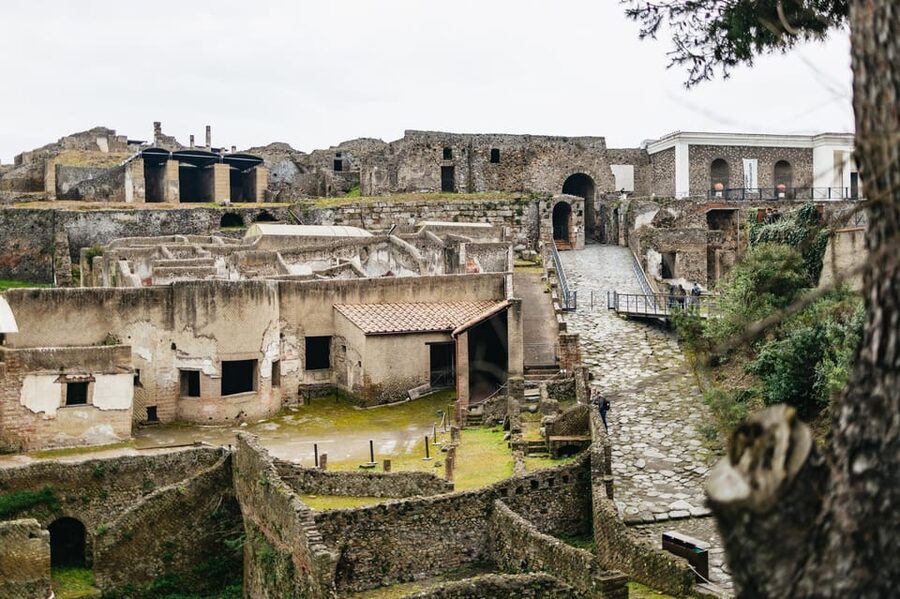 Pompeii: Afternoon to Sunset Guided Tour with Ticket - Thermal Baths and public buildings: not just sightseeing, but routine