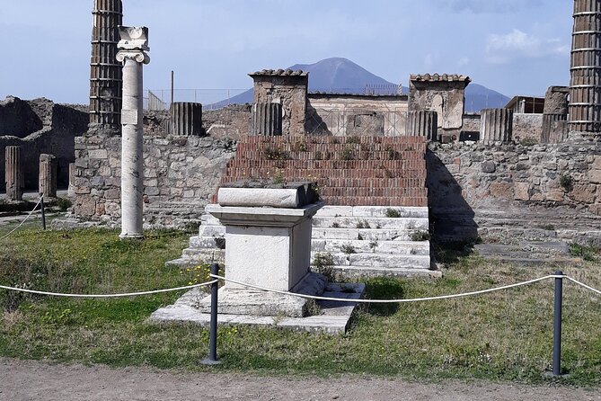 Pompeii & Amalfi Coast Private Day Tour from Naples - Sorrento’s Piazza Tasso Walk: Limoncello, Leather, and Local Rhythm