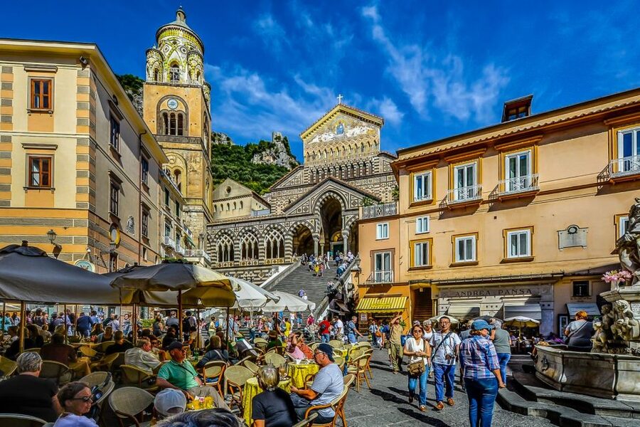 Pompeii, Amalfi, Ravello Day Tour with Private Transfer - Guides, languages, and how the day stays understandable