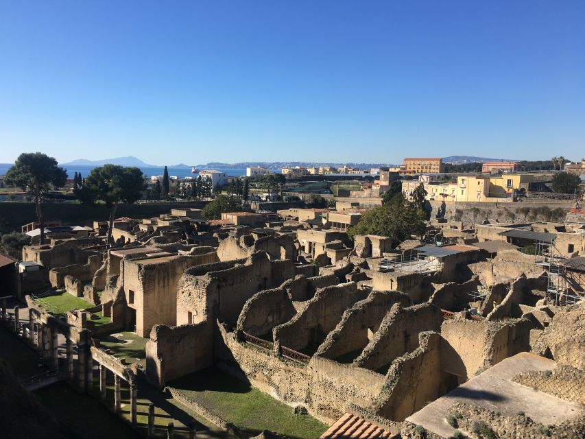 Pompeii and Herculaneum: Guided Tour with an Archaeologist - Headsets, pacing, and why “small” is more than a number