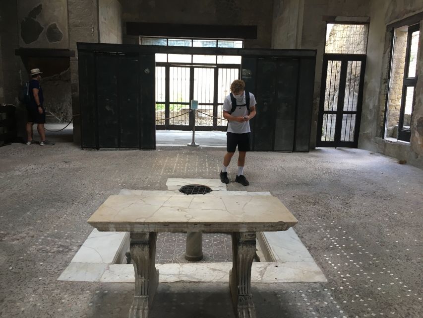 Pompeii and Herculaneum: Guided Tour with an Archaeologist - Price and what you’re really paying for