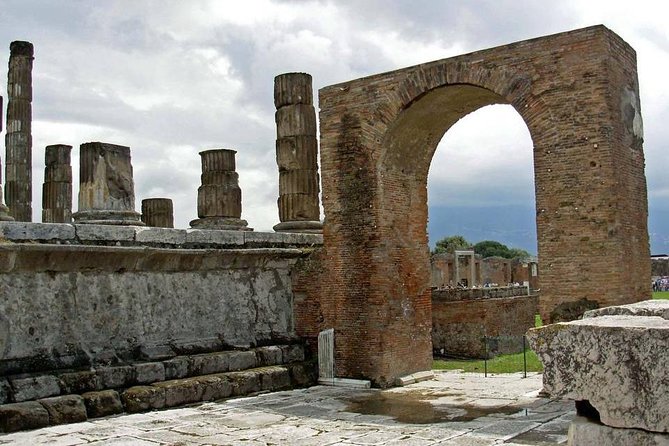 Pompeii and Herculaneum Private Tour - Pompeii Archaeological Park for about 2 hours: the city as a story