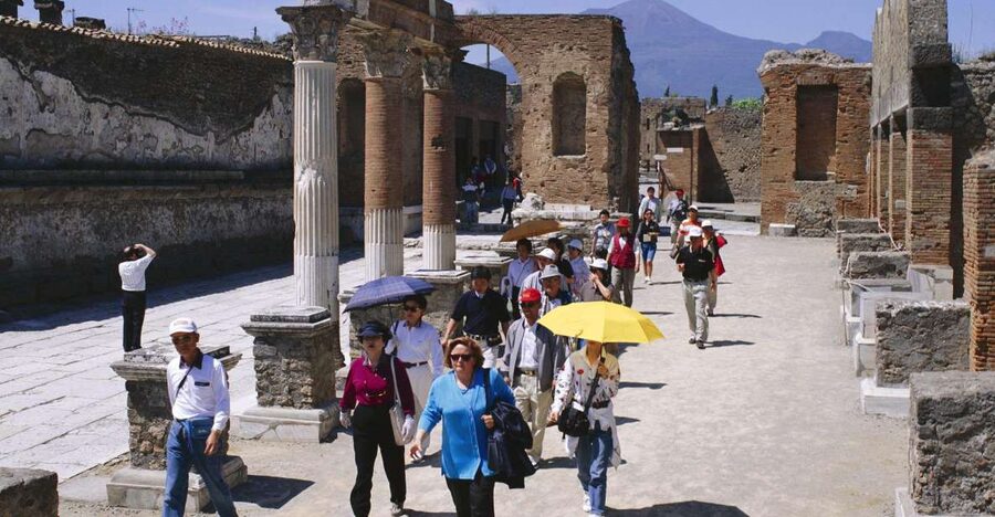 Pompeii and Herculaneum: Private Tour with Transportation - Pompeii’s western part: public buildings, houses, and everyday details