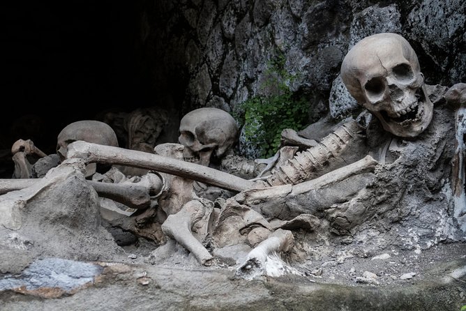 Pompeii and Herculaneum small group tour - skip the line - Casa del Menandro and the “how did they live?” stops
