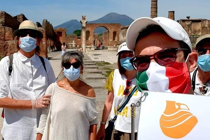 Pompeii and Herculaneum Small Group Tour with an Archaeologist - The transfer to Herculaneum: minibus or train, depending on where you start