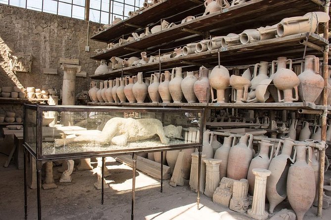 Pompeii and Naples Tour by High-Speed Train - Guide or Audioguide: English Support for a Small Group