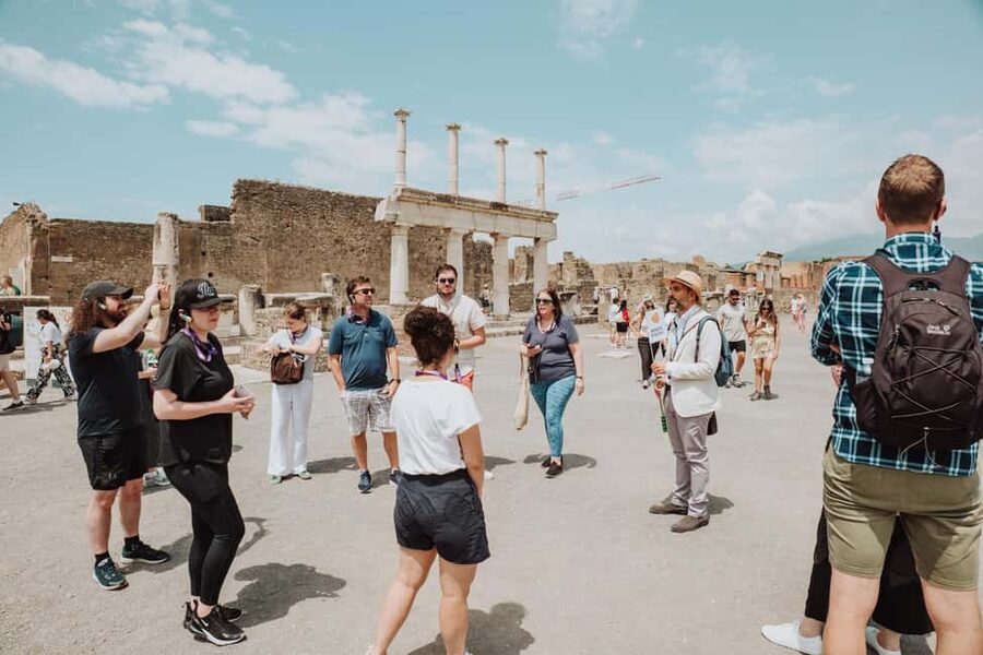 Pompeii and Oplontis: Small Group Tour with an Archaeologist - Pompeii and Oplontis together: why this 4.5-hour combo works