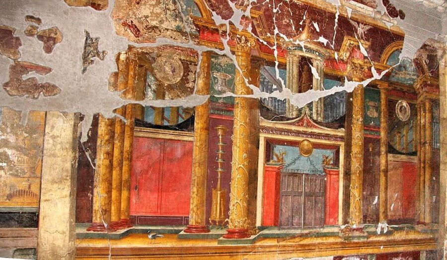 Pompeii and Oplontis: Small Group Tour with an Archaeologist - Why an archaeologist guide matters (and how headsets help)
