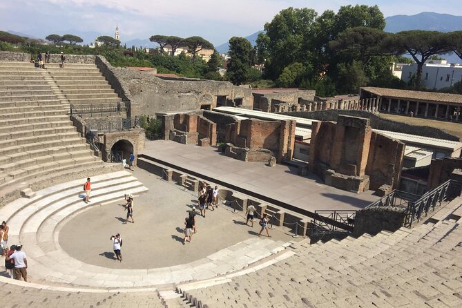 Pompeii and Sorrento Day Trip from Naples - Sorrento on Foot: Shops, Sea Views, and Villa Comunale