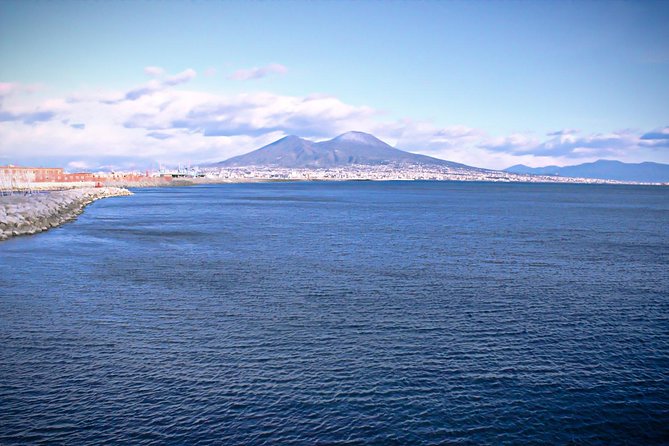 Pompeii and Vesuvius from Naples. Private activity - Naples-to-Pompeii-Vesuvius logistics: the value of not fighting transit