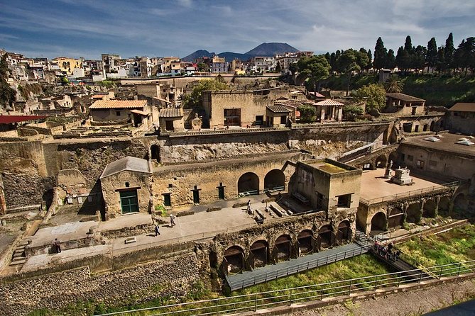 Pompeii and Vesuvius Hike Small Group Priority Access from Naples - At the crater rim: what you’re really looking at