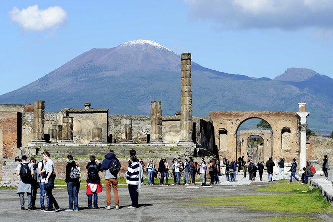 Pompeii and Vesuvius Small Group Tour From Naples with Pizza - Crowds, Timing, and What You Can Expect From Only 2 Hours in Pompeii