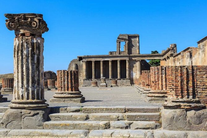 Pompeii and Vesuvius Tour with Pickup - Vesuvius National Park time: the best photos and the science talk