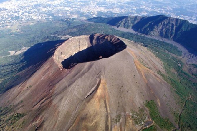 Pompeii and Vesuvius - VIP Tour/Small Group with Lunch - Lunch included: simple fuel so you don’t lose time later