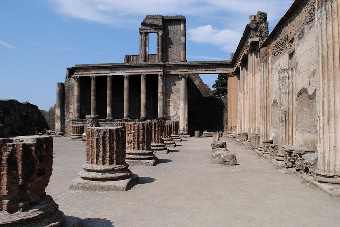 Pompeii and Vesuvius - VIP Tour/Small Group with Lunch - Pompeii Archaeological Park: how to use the 2-hour guided walk well