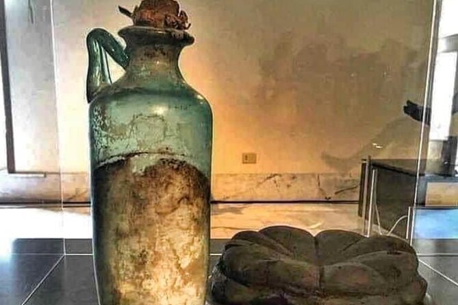 Pompeii Archaeological and Gastronomic Tour with Lunch - The archaeologist guide in Pompeii: how you get more from the ruins