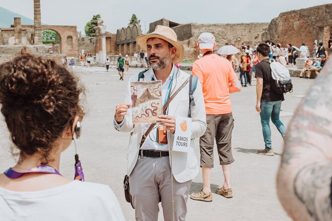 Pompeii Archaeological Small-Group tour for 15 people - Two Hours at Pompeii: The Small-Group Advantage