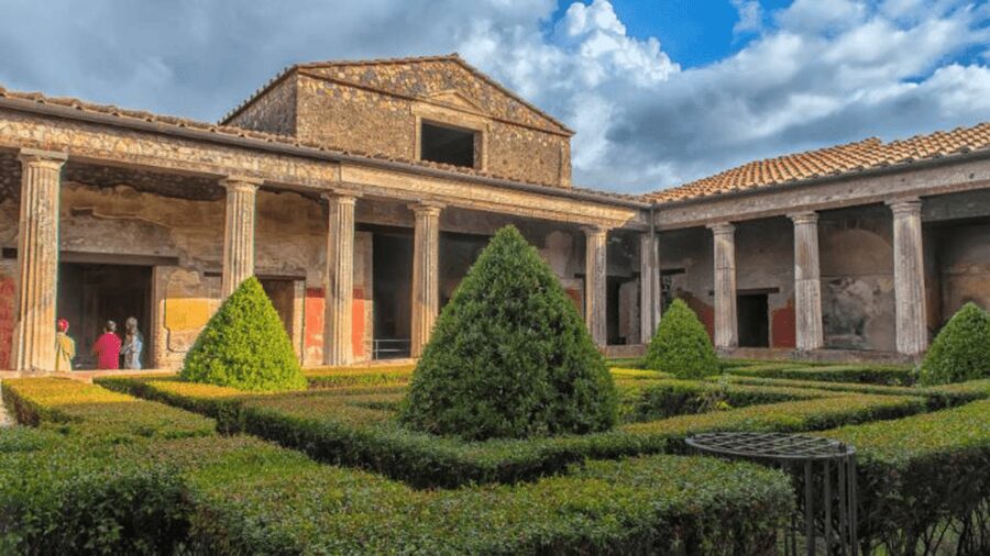 Pompeii Audioguide - TravelMate app for your smartphone - What’s in the 48 minutes: the 16 audio stops you’ll hear
