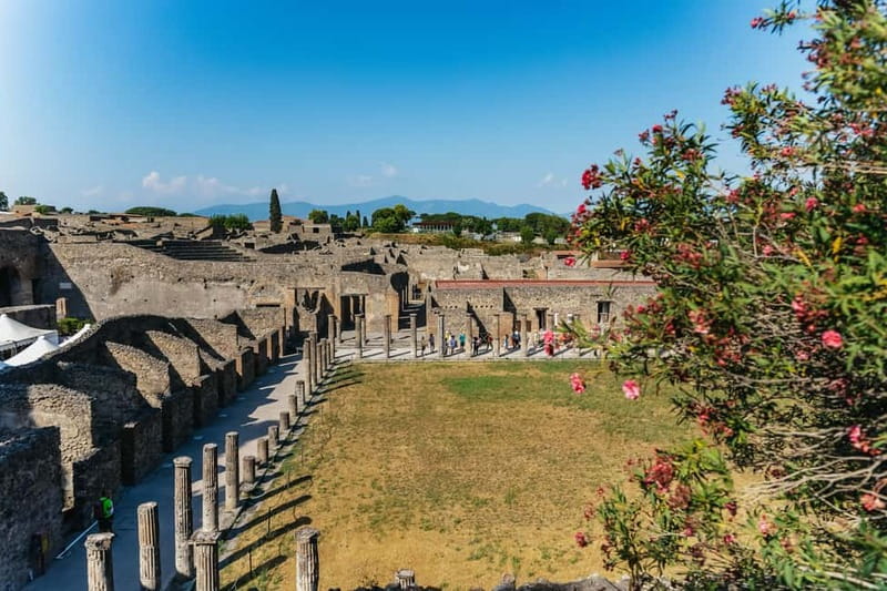 Pompeii: Group Tour with an Archeologist Guide - Frescoes, Casts, and Everyday Details: Why These Moments Stick