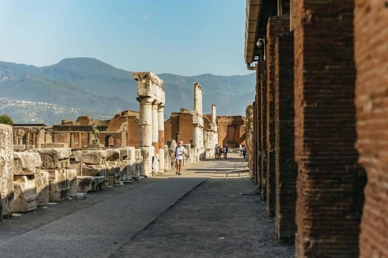 Pompeii: Group Tour with an Archeologist Guide - Tips That Make This Tour Easier (and Better)
