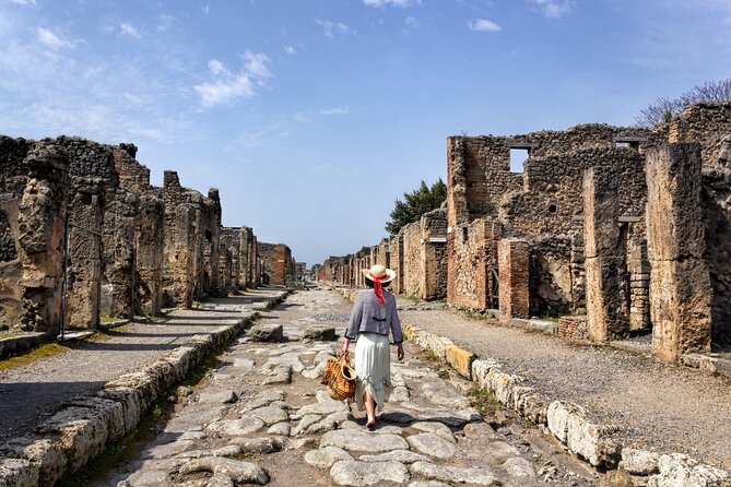 Pompeii guided group tour plus entry ticket - Who should book this Pompeii tour, and who might prefer something else