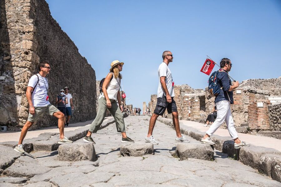 Pompeii: Guided Tour and Skip-the-Line Ticket - Entering Pompeii Fast at Porta Marina