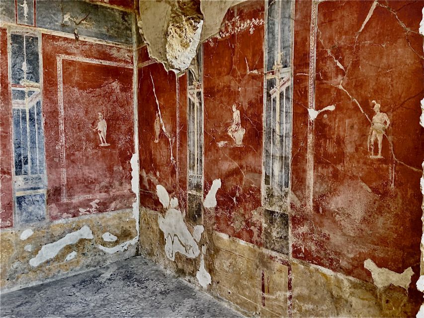 Pompeii: Guided Tour & Skip the Line Ticket - Meeting point and first minutes at Pompeii