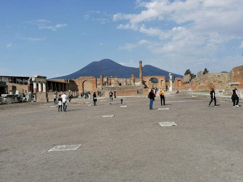 Pompeii: Guided Tour with Archaeologist with max. 12 People - Key reasons this tour is worth your time