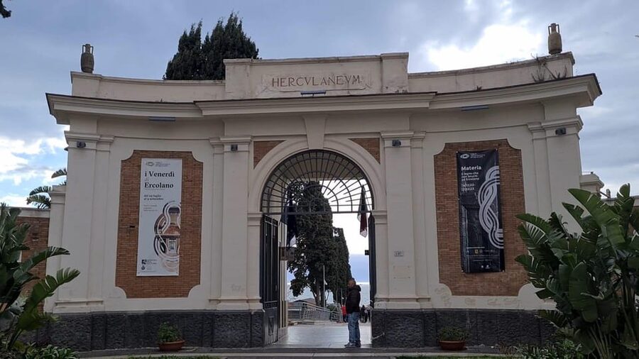 Pompeii & Herculaneum: Skip-the-line & Digital Guide App - Pompeii in real time: how to pace yourself
