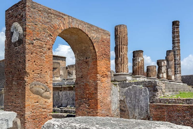 Pompeii & Herculaneum Tour with an archeologist - Why Vesuvius Changed Pompeii and Herculaneum Differently