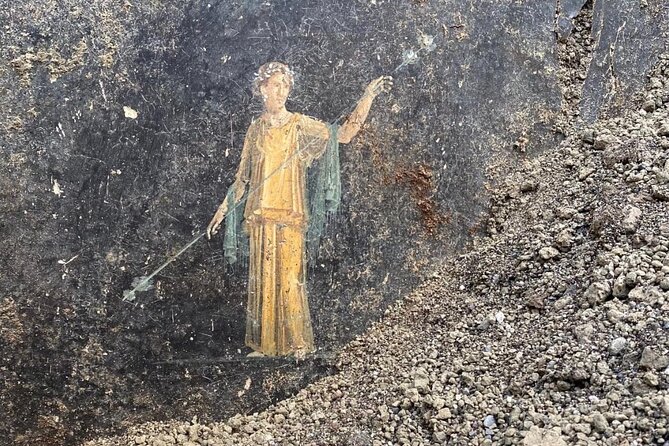 Pompeii New Excavations , Discoveries ,New Itinerary, Private Tour - Stop 1: Pompeii Archaeological Park, from amphitheatre to frescoed rooms