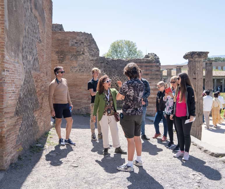 Pompeii Pass: Skip-the-Line, Guided Tour & Museum Access - Skip-the-line reserved entrance: why it matters at Pompeii