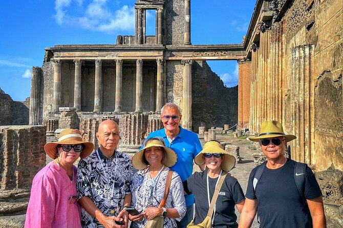 Pompeii private tour from Naples. The best choice for cruisers - Casa del Fauno: reading wealth from the street