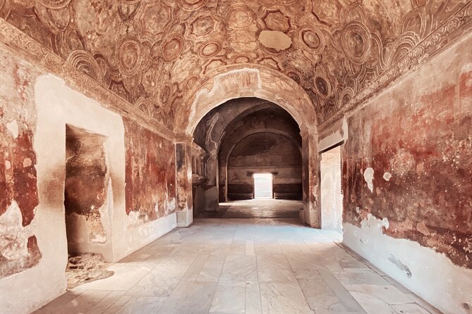 Pompeii Private Tour with an Archaeologist and Skip The Line - 3 hours - Stabian Baths: when public life gets very human