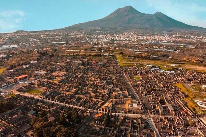 Pompeii private tour with expert guide in archaeology - Theater time and the flow of everyday streets