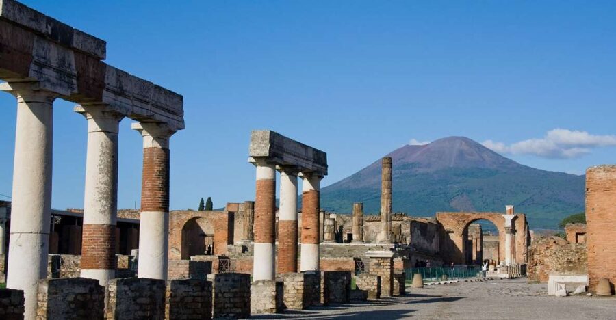 Pompeii: Private Tour with Hotel Pickup and Entry Ticket - A 12-hour Pompeii day starts with a real pickup plan