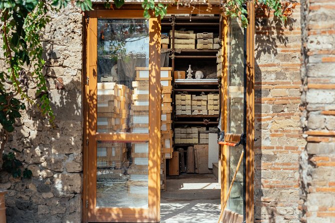 Pompeii PRIVATE TOUR With Locals: Ticket & Guide Included - That optional third stop: follow your host’s route