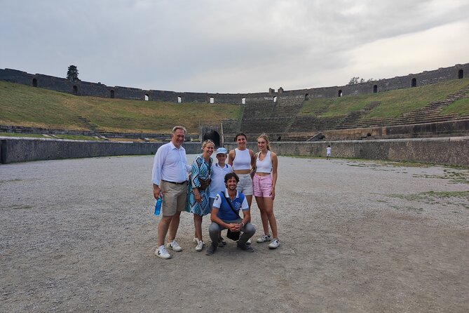Pompeii Private Walking Tour with Expert and Authorized Guide - Where you meet: the practical start point near Via Villa dei Misteri