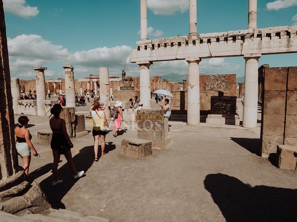 Pompeii ruins and the city of Naples with private transportation - Naples in one afternoon: panoramic views, churches, and Spaccanapoli
