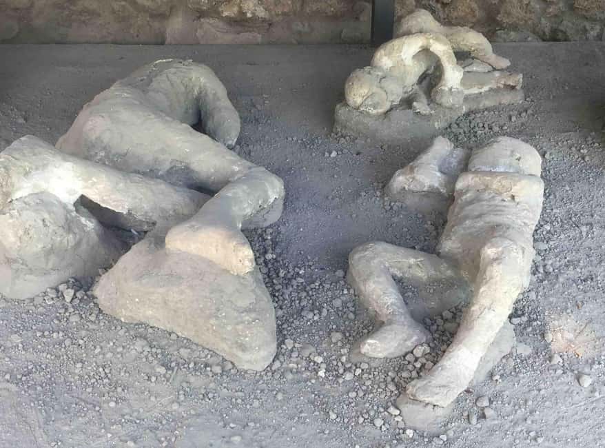 Pompeii: Semi-private tour with an Archeologist Guide - Why this semi-private Pompeii tour feels better than big-group days