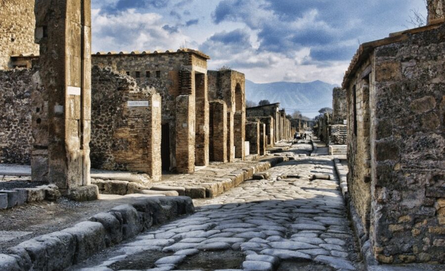 Pompeii: Skip-the-Line Entry Ticket with Audio Guide or Tour - The audio guide and digital map: what to bring, what to expect